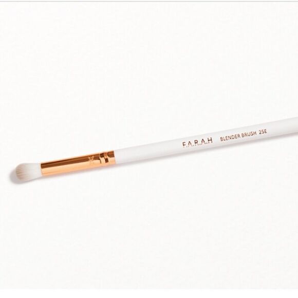 F.A.R.A.H
Blender Brush 25E Rose Gold Collection - Picture 1 of 9